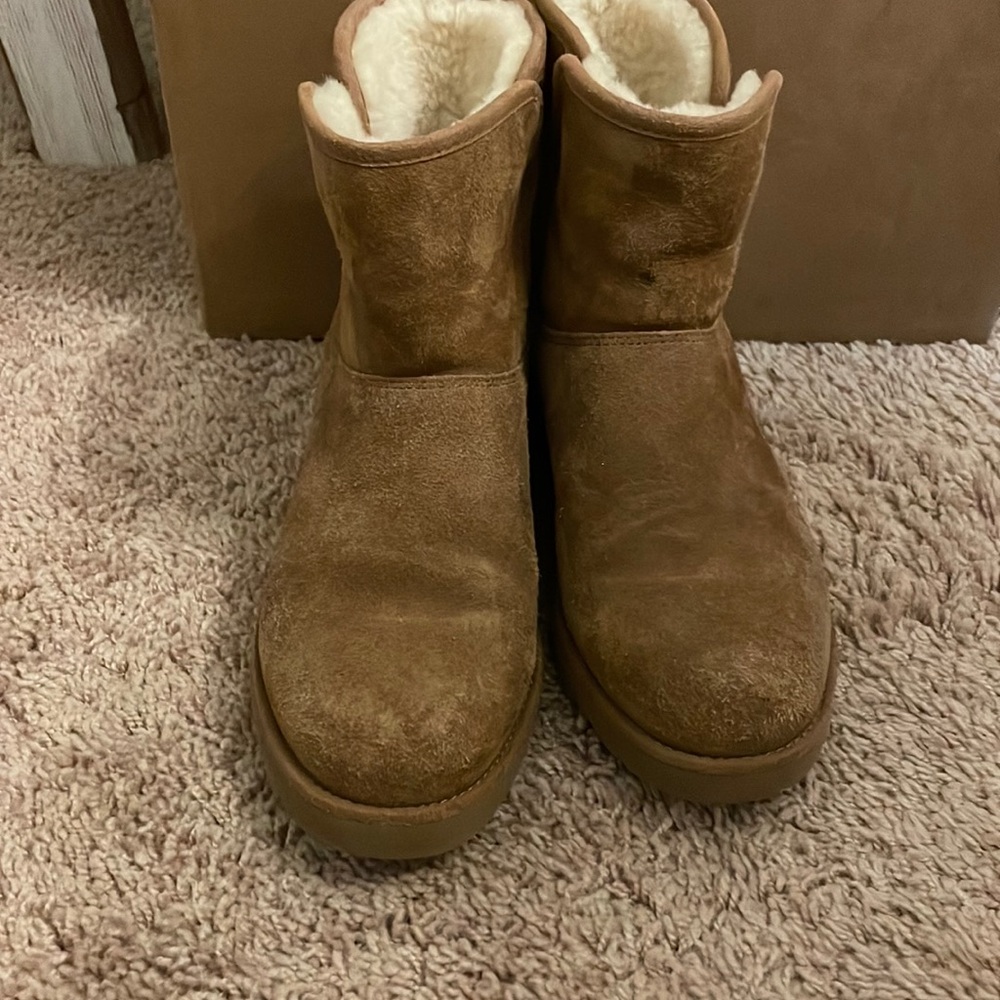 brown ugg booties